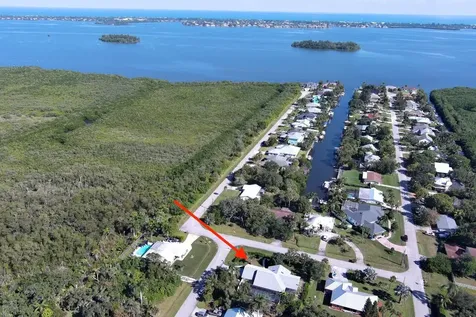 185 12th Street Vero Beach FL 32962