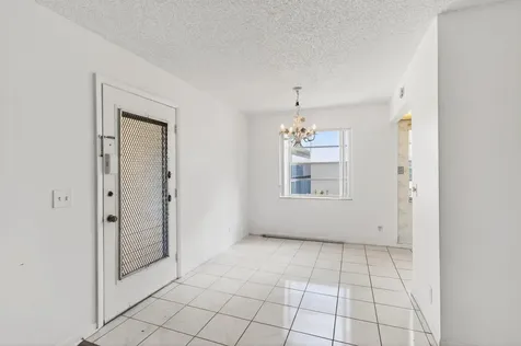 180 Flanders D Delray Beach FL 33484