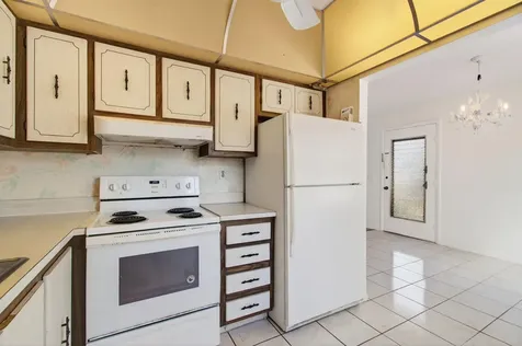 180 Flanders D Delray Beach FL 33484