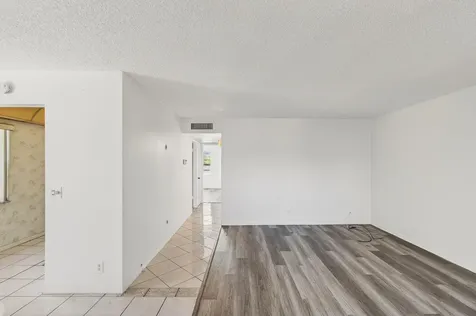 180 Flanders D Delray Beach FL 33484