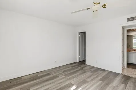 180 Flanders D Delray Beach FL 33484