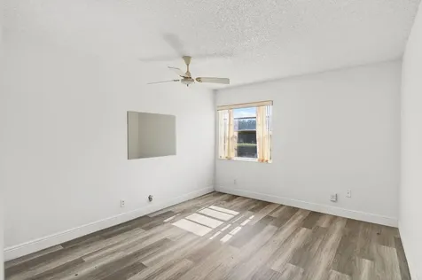 180 Flanders D Delray Beach FL 33484