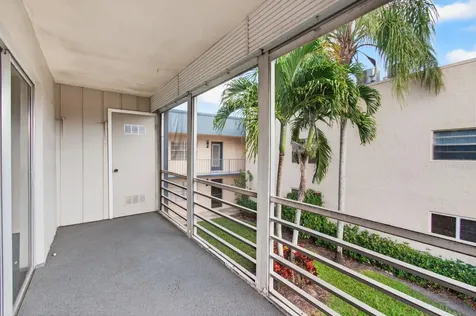 180 Flanders D Delray Beach FL 33484