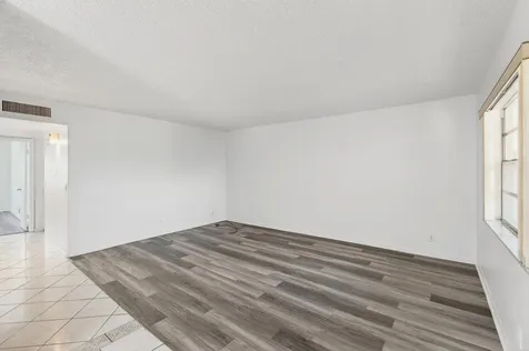 180 Flanders D Delray Beach FL 33484