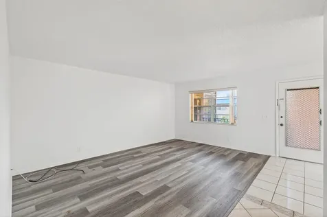 180 Flanders D Delray Beach FL 33484