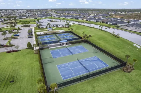 792 Se Bloomfield Road Port Saint Lucie FL 34986