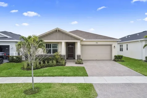 792 Se Bloomfield Road Port Saint Lucie FL 34986