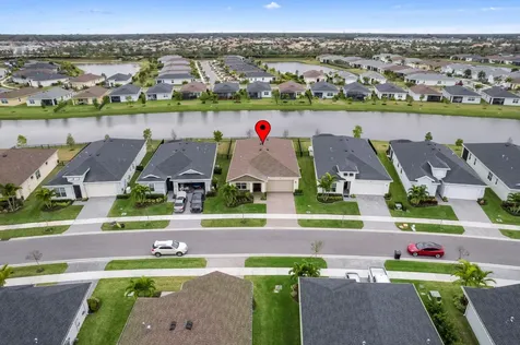 792 Se Bloomfield Road Port Saint Lucie FL 34986