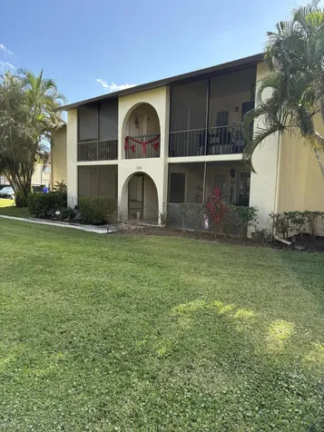 330 Knotty Pine Circle Greenacres FL 33463