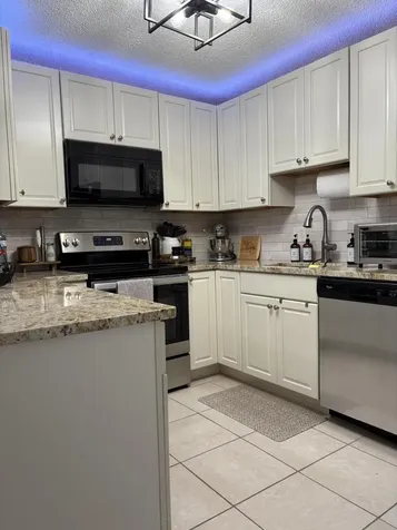 330 Knotty Pine Circle Greenacres FL 33463