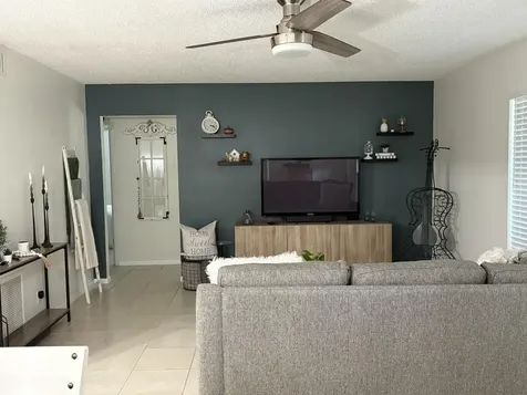330 Knotty Pine Circle Greenacres FL 33463