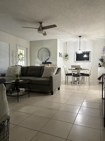 330 Knotty Pine Circle Greenacres FL 33463