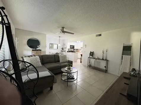 330 Knotty Pine Circle Greenacres FL 33463