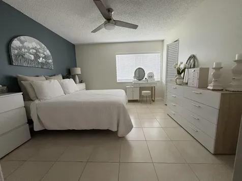 330 Knotty Pine Circle Greenacres FL 33463