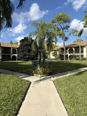 330 Knotty Pine Circle Greenacres FL 33463