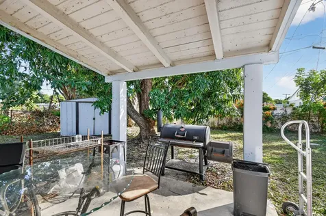 173 W 18th Street Riviera Beach FL 33404