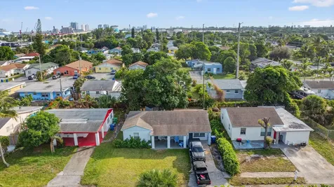 173 W 18th Street Riviera Beach FL 33404