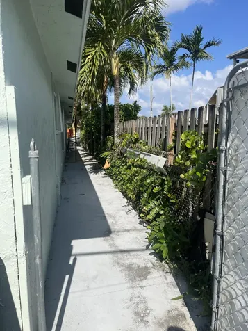 820 W Lakewood Road West Palm Beach FL 33405