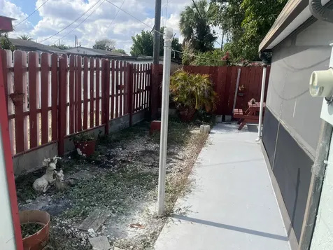 820 W Lakewood Road West Palm Beach FL 33405