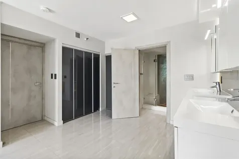 20515 E Country Club Drive Aventura FL 33180
