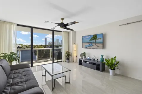 20515 E Country Club Drive Aventura FL 33180