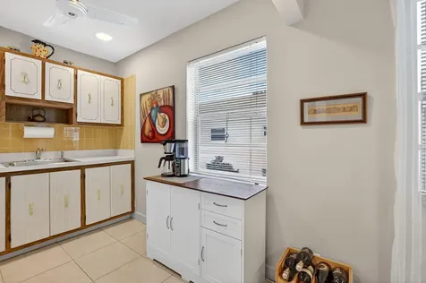 74 Burgundy B Delray Beach FL 33484