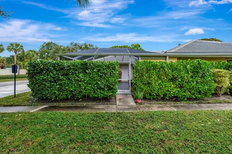 4904 Lake Catherine Drive Palm Beach Gardens FL 33403