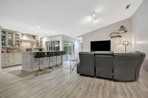 4904 Lake Catherine Drive Palm Beach Gardens FL 33403