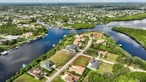 183 SE Via Terra Bella Port Saint Lucie FL 34952