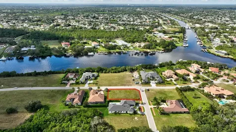 183 SE Via Terra Bella Port Saint Lucie FL 34952