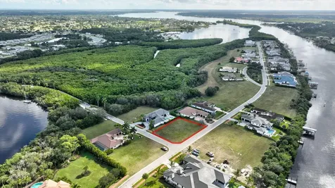 183 SE Via Terra Bella Port Saint Lucie FL 34952