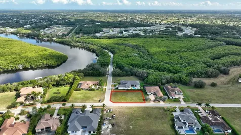 183 SE Via Terra Bella Port Saint Lucie FL 34952