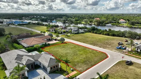 183 SE Via Terra Bella Port Saint Lucie FL 34952