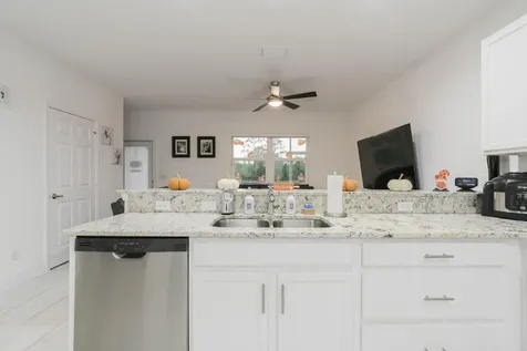 696 Ne Waters Edge Lane Port Saint Lucie FL 34983