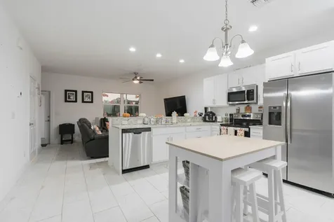 696 Ne Waters Edge Lane Port Saint Lucie FL 34983