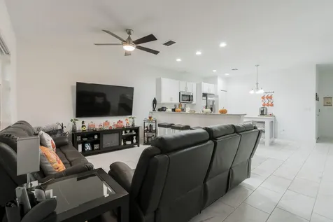 696 Ne Waters Edge Lane Port Saint Lucie FL 34983