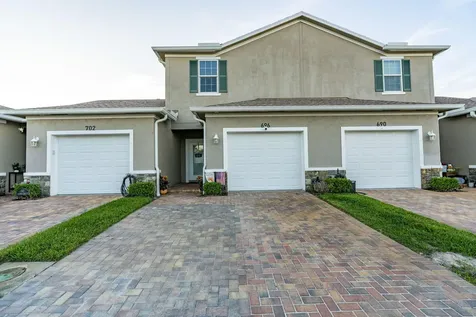 696 Ne Waters Edge Lane Port Saint Lucie FL 34983