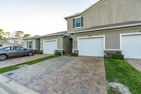 696 Ne Waters Edge Lane Port Saint Lucie FL 34983