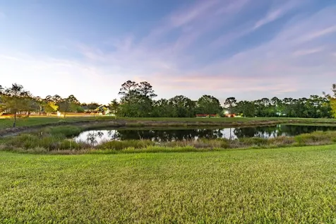 696 Ne Waters Edge Lane Port Saint Lucie FL 34983