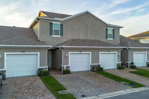 696 Ne Waters Edge Lane Port Saint Lucie FL 34983