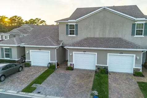 696 Ne Waters Edge Lane Port Saint Lucie FL 34983