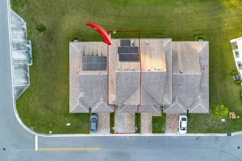 696 Ne Waters Edge Lane Port Saint Lucie FL 34983