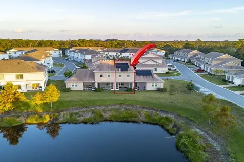 696 Ne Waters Edge Lane Port Saint Lucie FL 34983