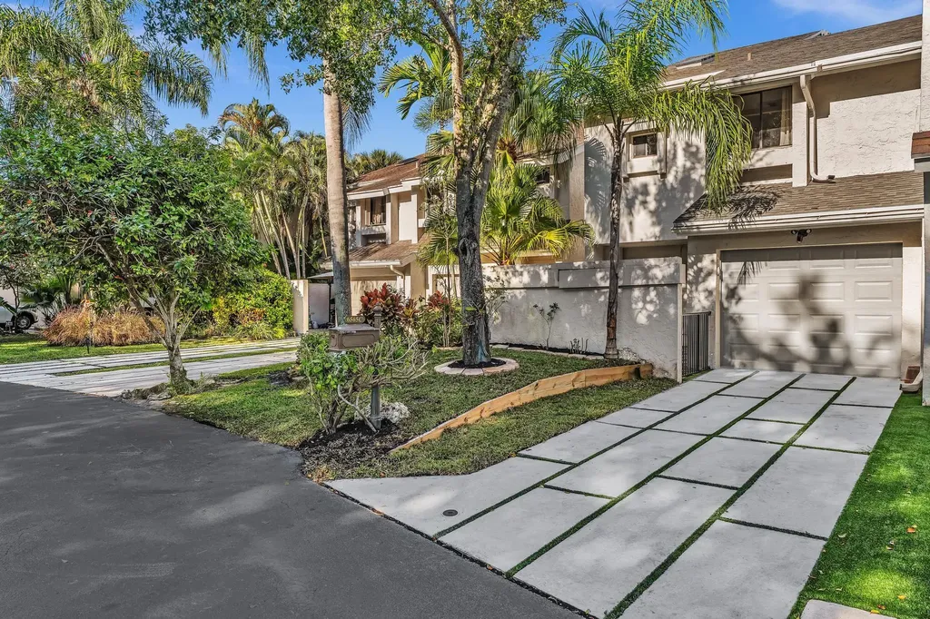 6565 Parkview Drive Boca Raton FL 33433