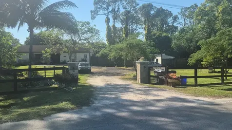 13706 44th Place West Palm Beach FL 33411