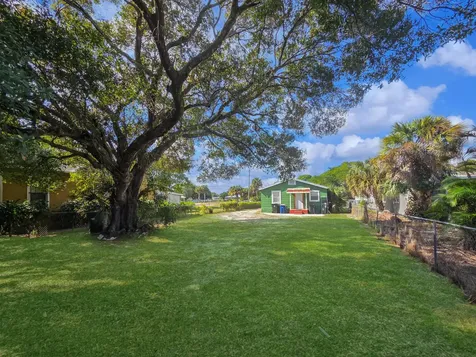 518 N 15th Street Fort Pierce FL 34950