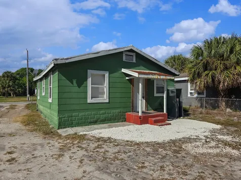 518 N 15th Street Fort Pierce FL 34950