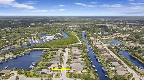 660 Sw Yacht Basin Way Stuart FL 34997