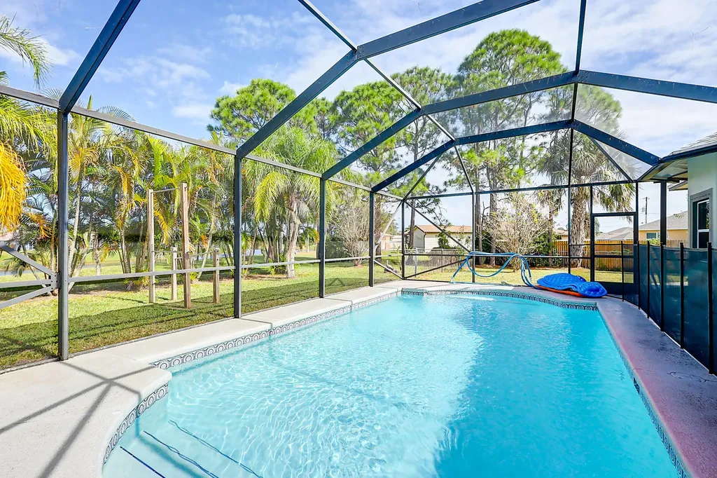 256 Sw Ridgecrest Drive Port Saint Lucie FL 34953