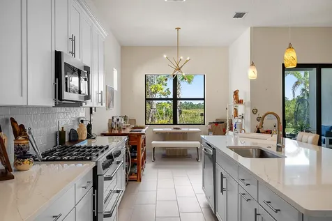 389 Se Filoli Drive Port Saint Lucie FL 34984